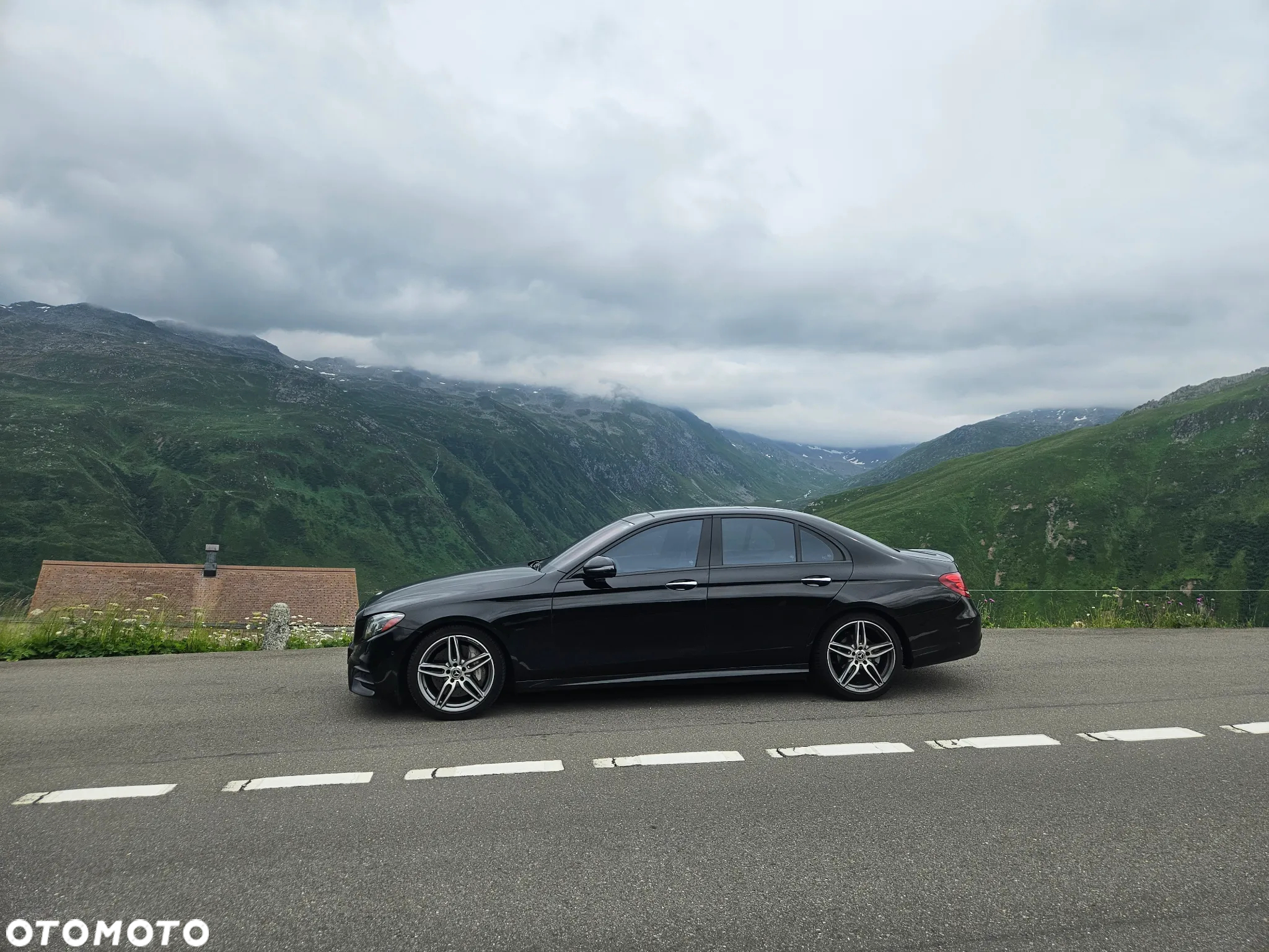 Mercedes-Benz Klasa E 300 9G-TRONIC AMG Line - 37