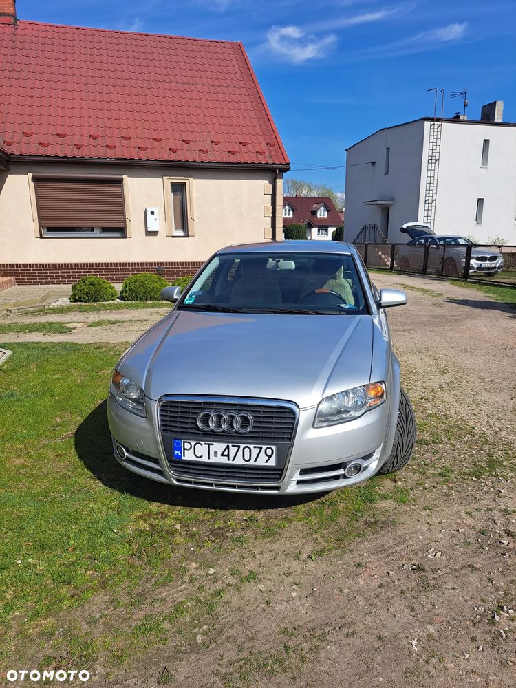 Audi A4 Limousine - 1