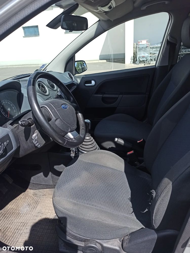 Ford Fiesta 1.4 Ghia - 15