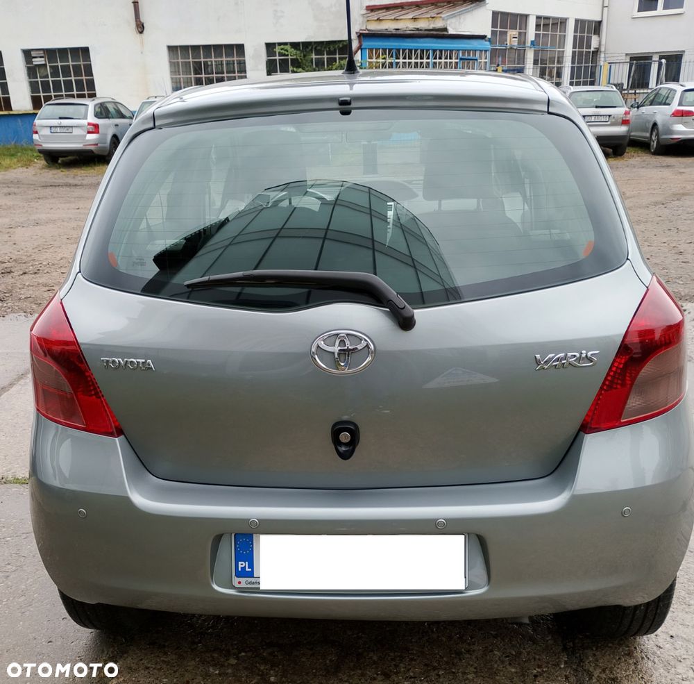 Toyota Yaris 2007 photo 3