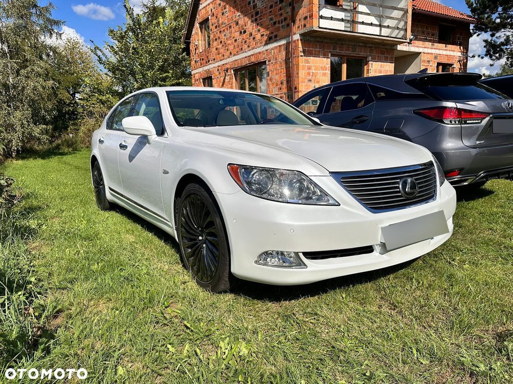 Lexus LS 460 Elite - 3