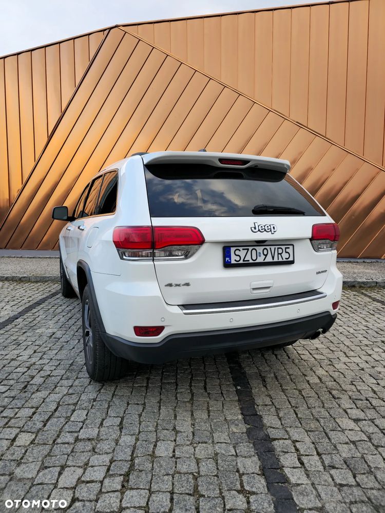 Jeep Grand Cherokee - 15
