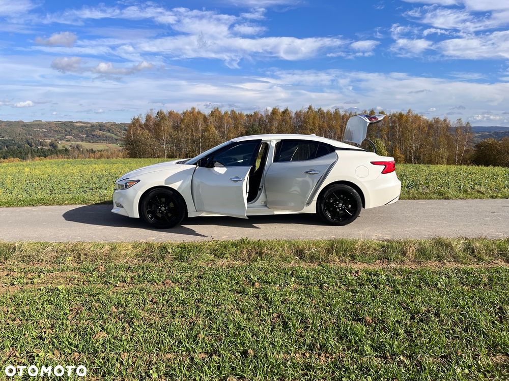 Nissan Maxima - 4