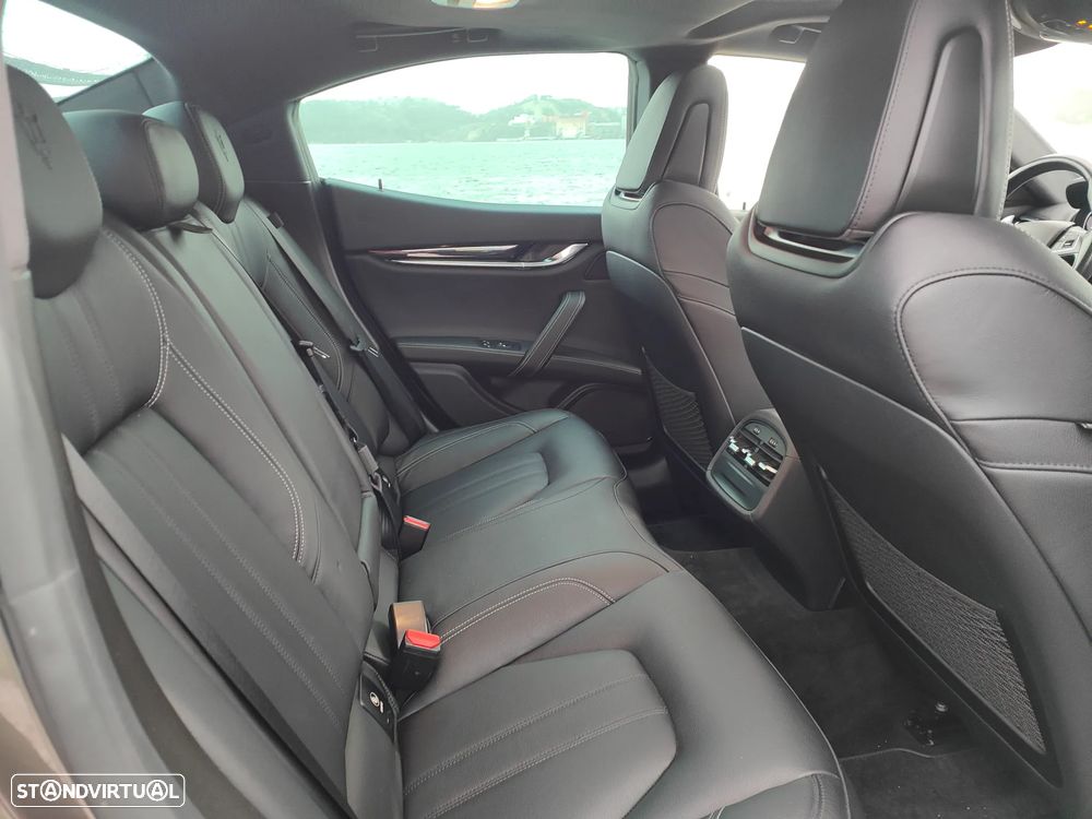 Maserati Ghibli Hybrid GranSport - 14