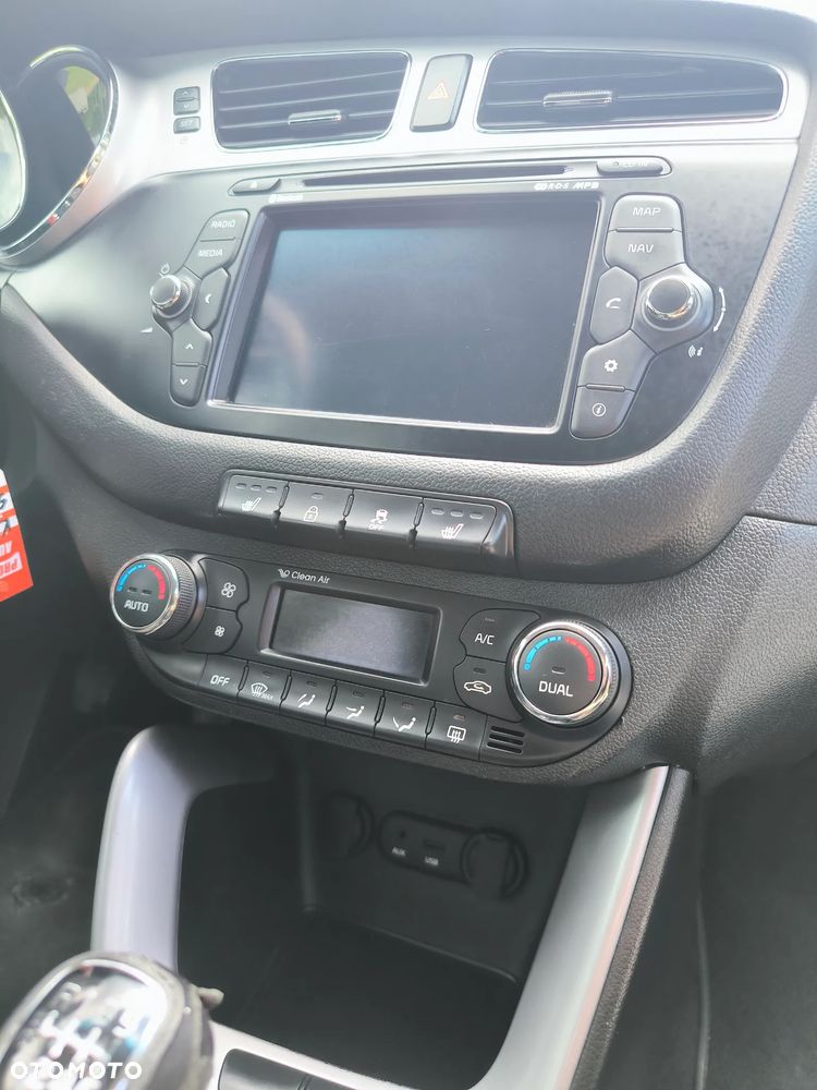 Kia Ceed 1.6 CRDi 128 Platinum Edition - 22