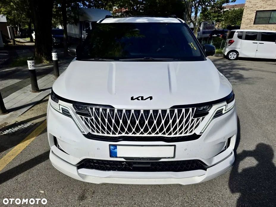 Kia Carnival - 4