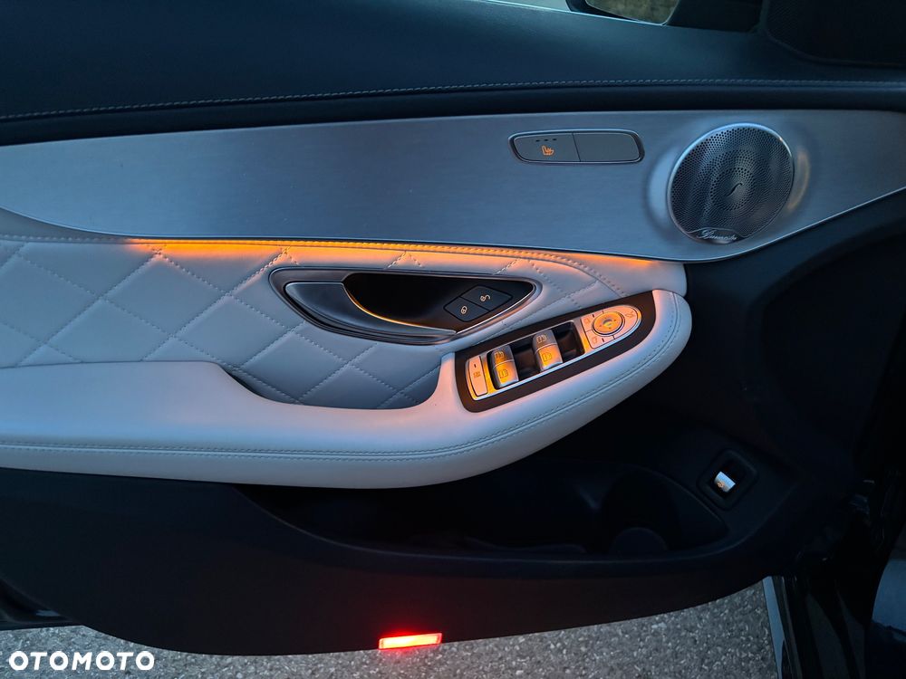 Mercedes-Benz Klasa C 200 4-Matic 9G-TRONIC - 7