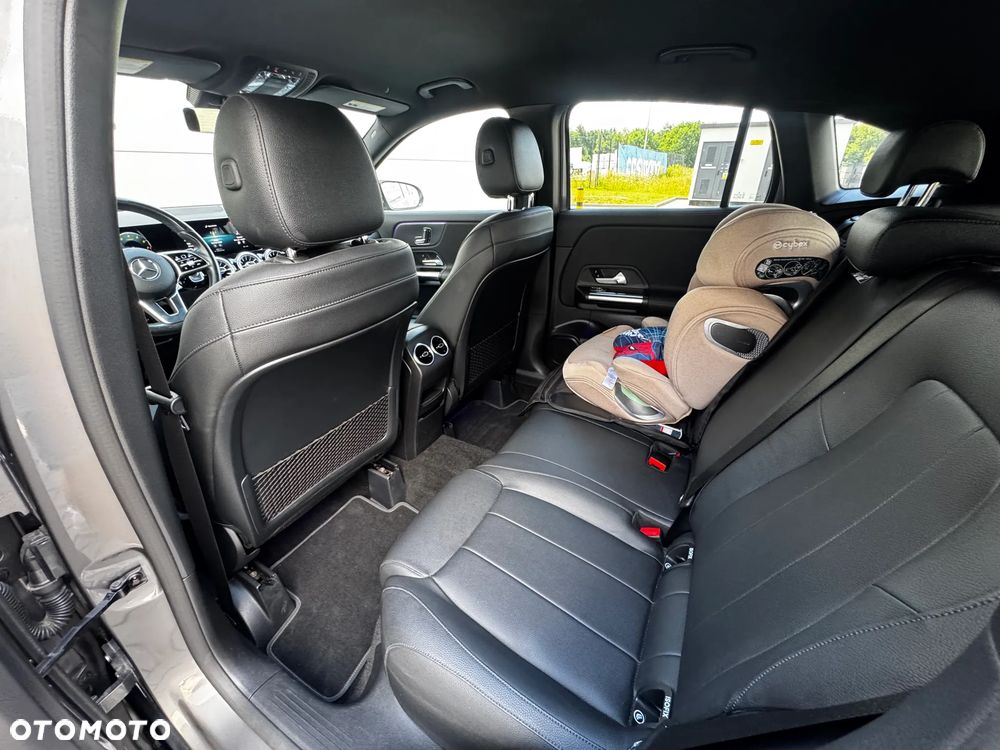 Mercedes-Benz GLA 250 8G-DCT - 17