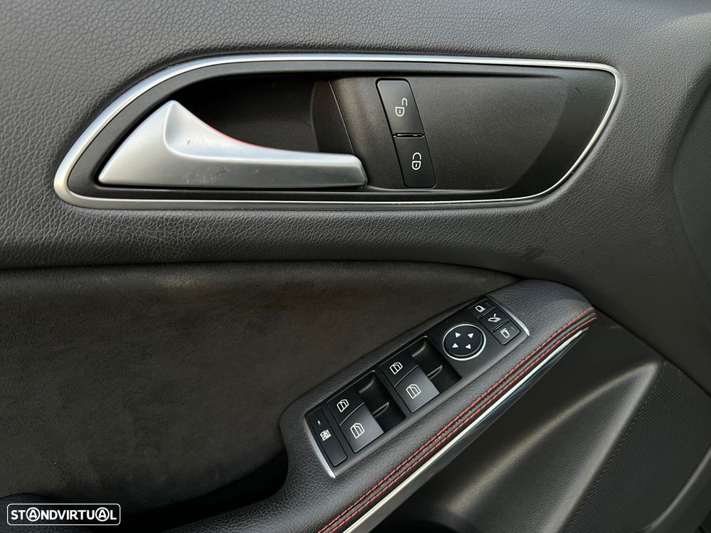 Mercedes-Benz A 180 d AMG Line - 12