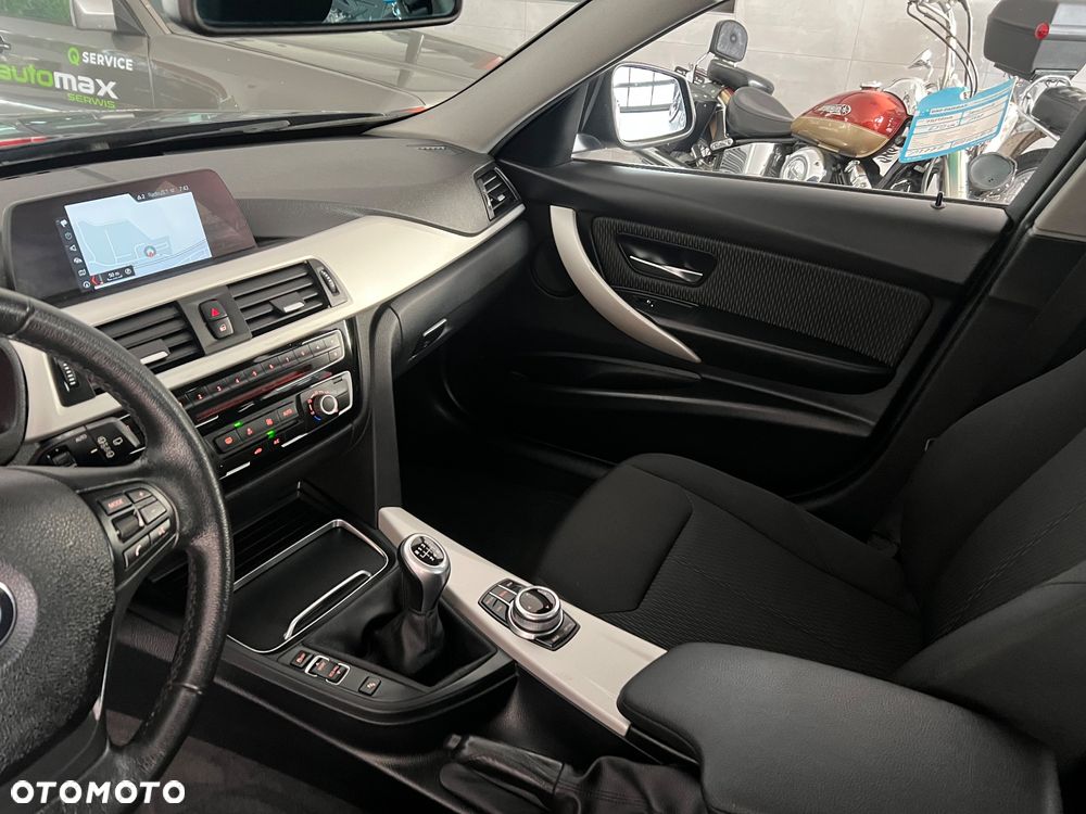 BMW Seria 3 318i Edition Luxury Line Purity - 13