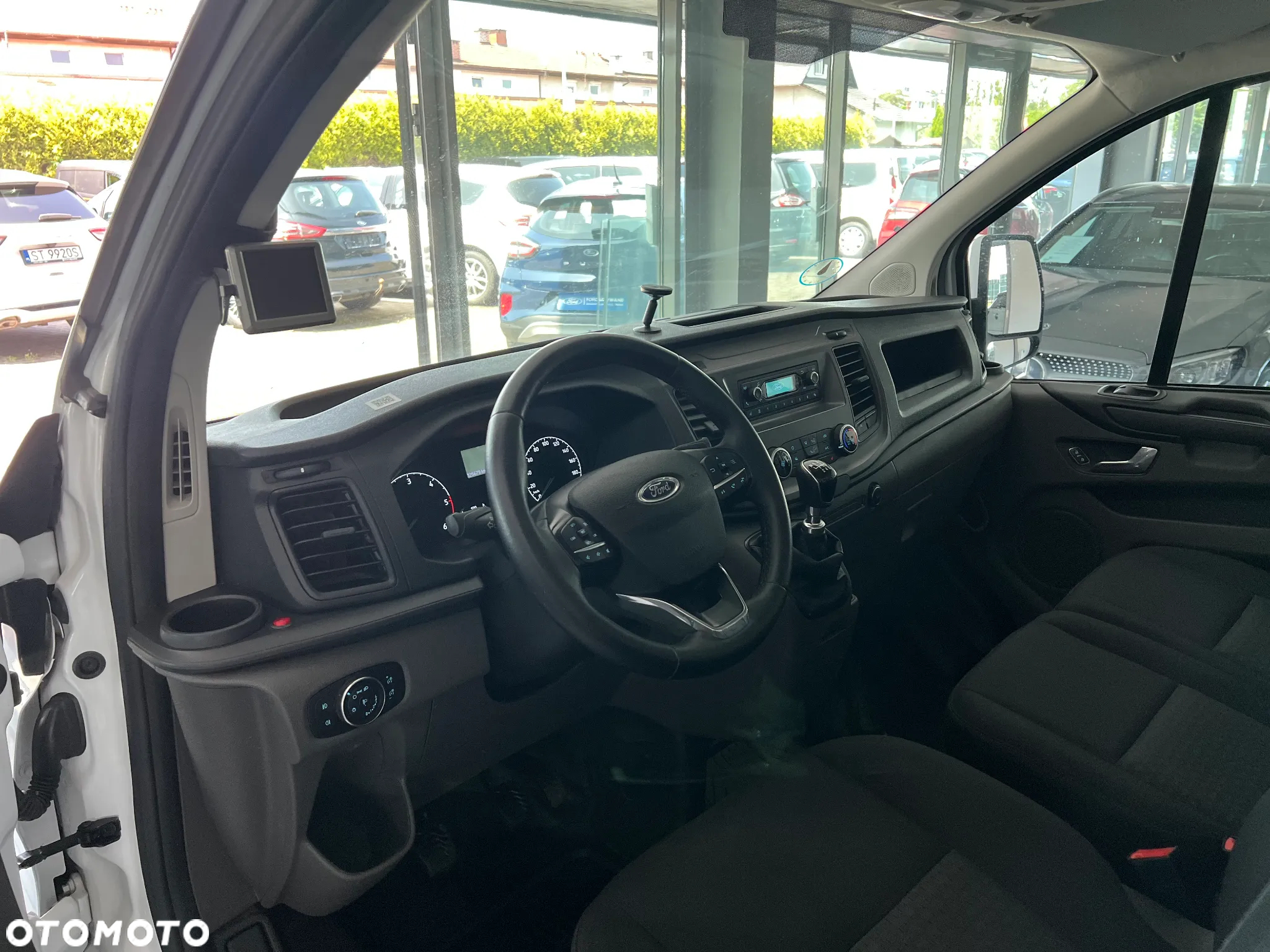 Ford Custom - 22