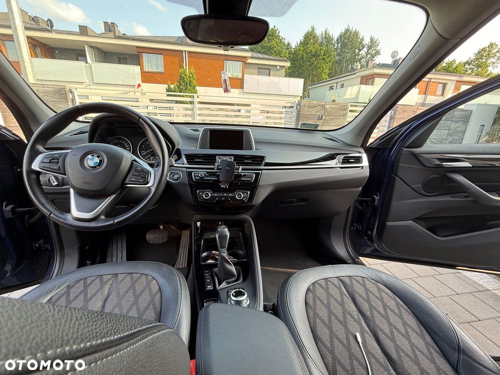 BMW X1 xDrive18d xLine - 12