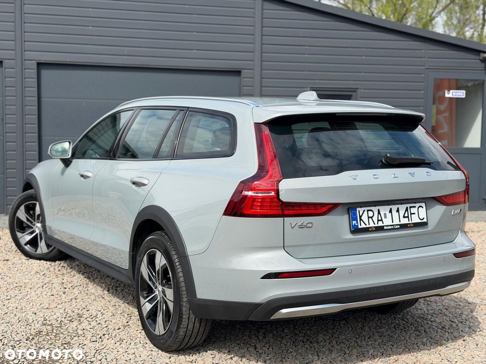 Volvo V60 Cross Country B4 D AWD Geartronic - 16