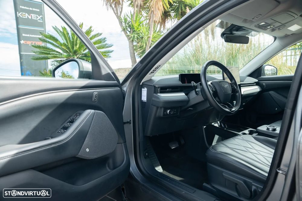 Ford Mustang Mach-E Standard - 22