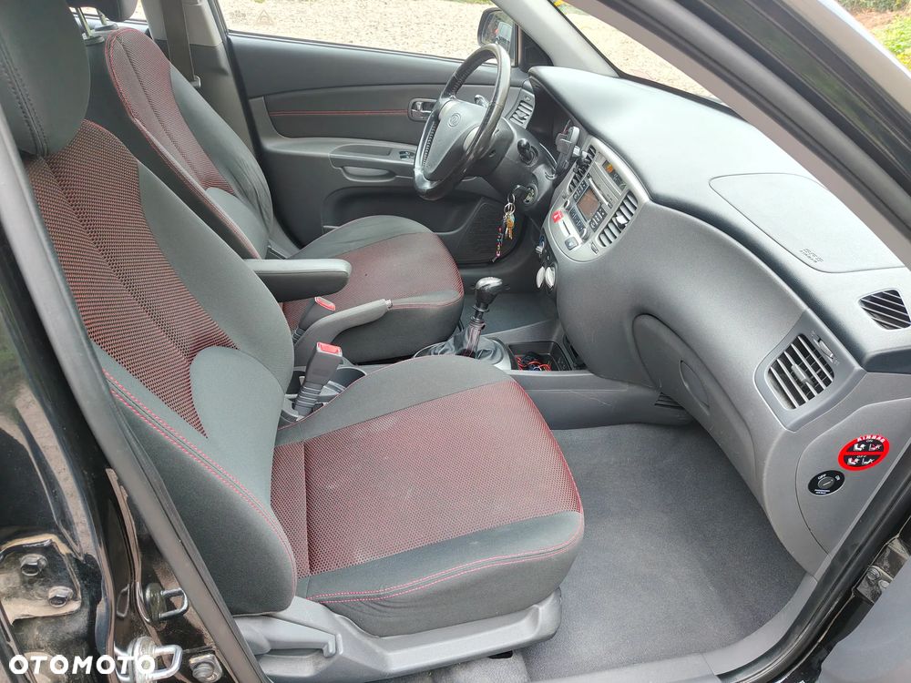 Kia Rio - 6