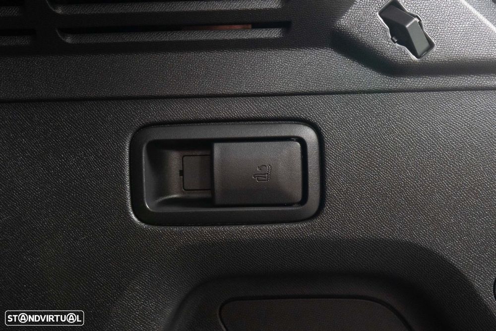 Peugeot 3008 1.6 Hybrid Allure e-EAT8 - 15