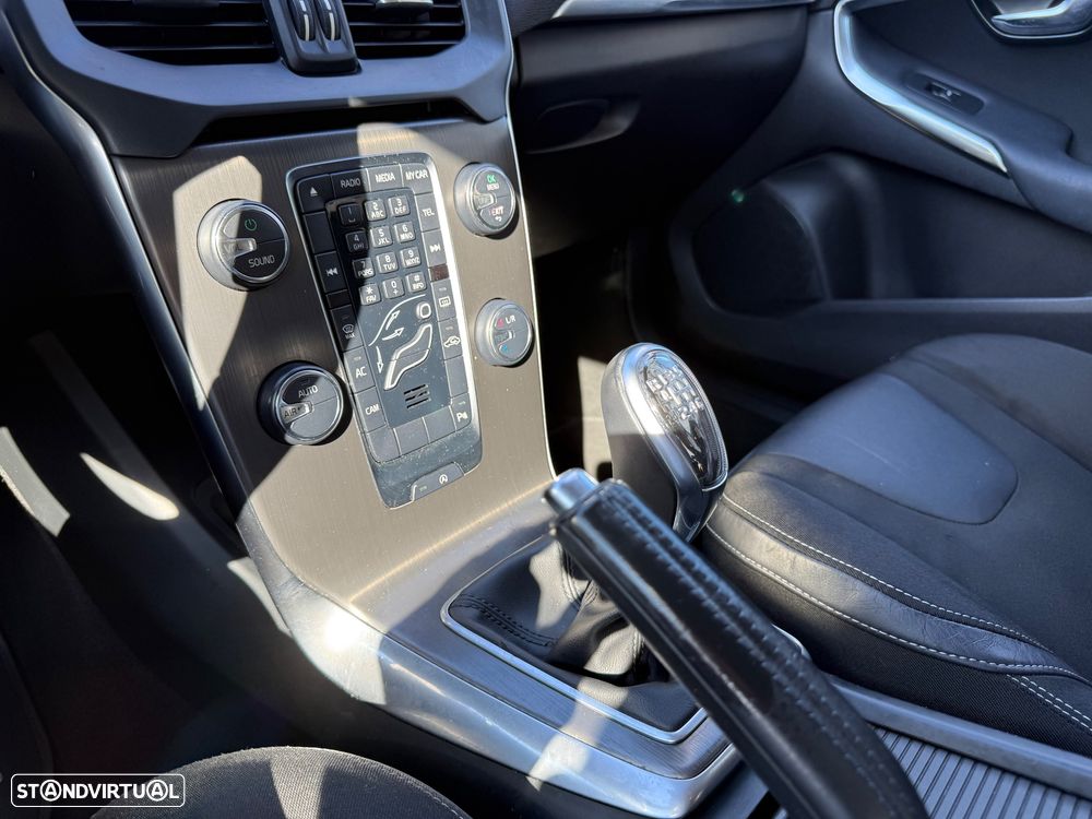 Volvo V40 1.6 D2 Eco Momentum - 29