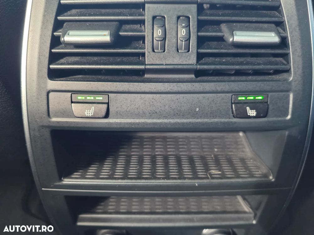 BMW Seria 5 520d Aut. Luxury Line - 32