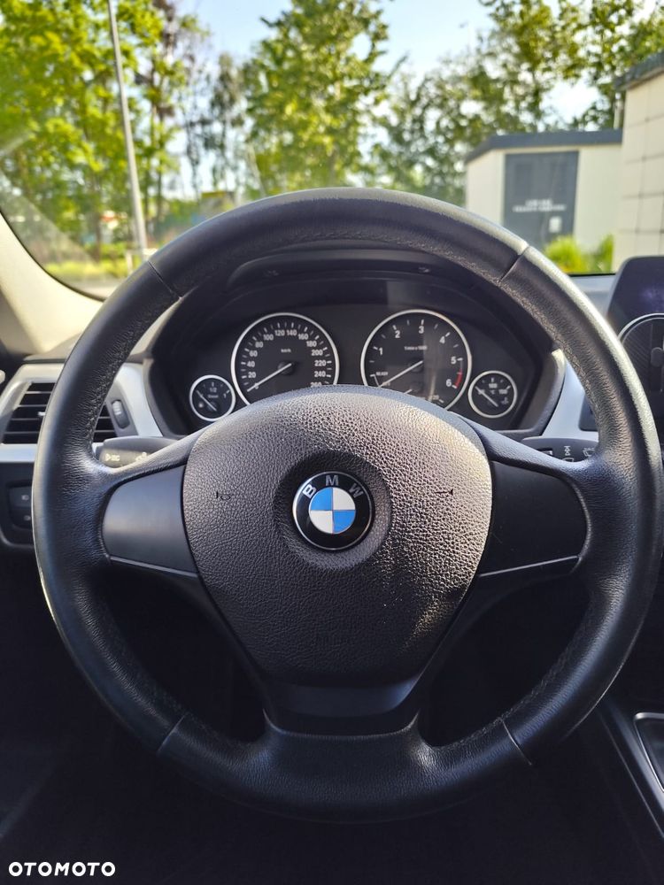 BMW Seria 3 - 15