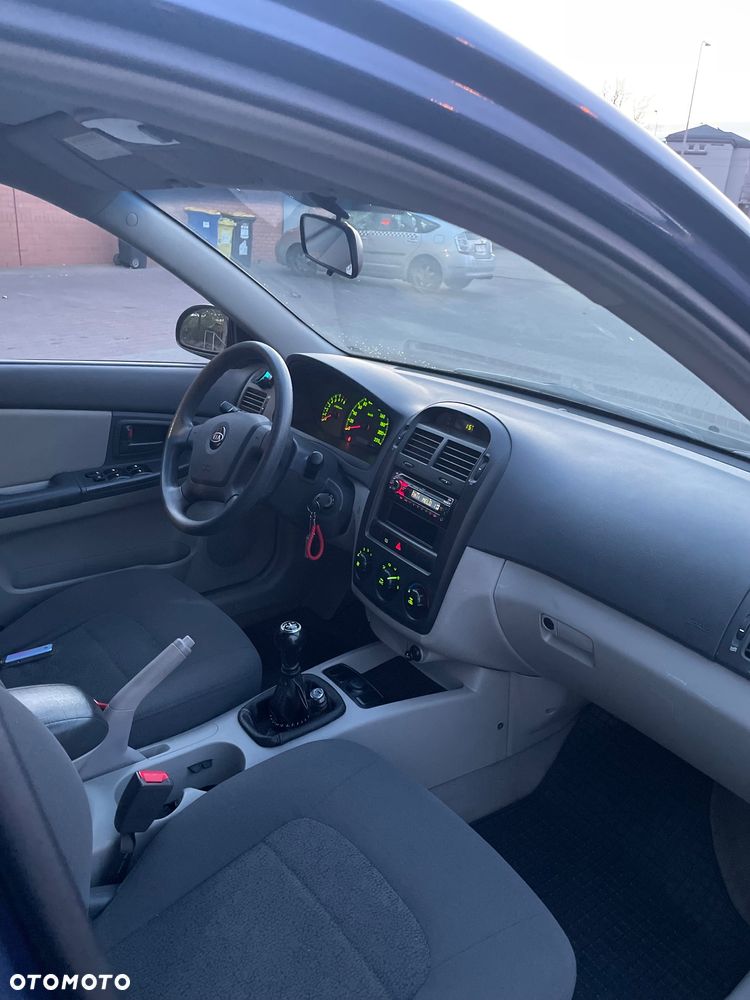 Kia Cerato 1.6 LX - 11