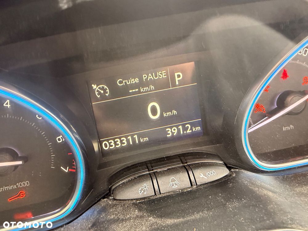 Peugeot 2008 1.2 Pure Tech GPF Active S&S EAT6 - 7