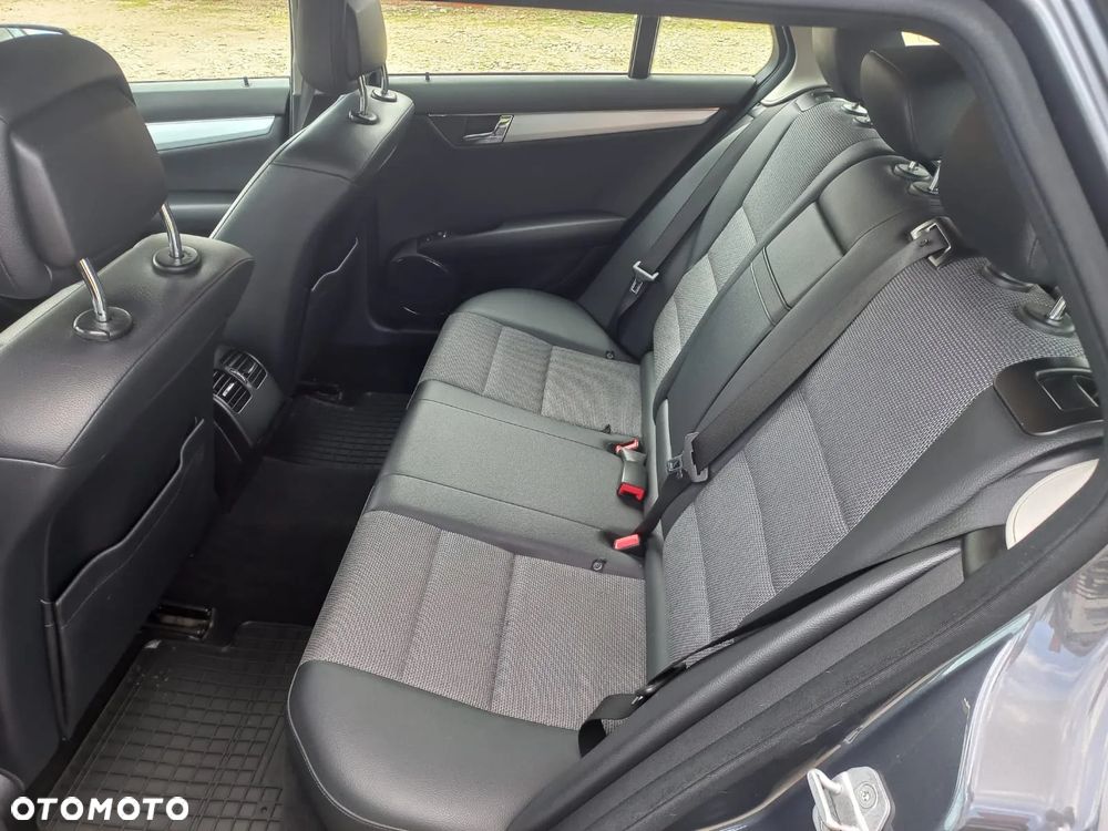 Mercedes-Benz Klasa C 180 T CGI Automatik BlueEFFICIENCY Avantgarde - 9