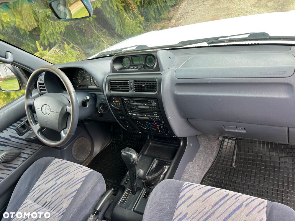 Toyota Land Cruiser - 18