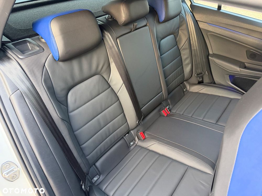Volkswagen Golf - 34
