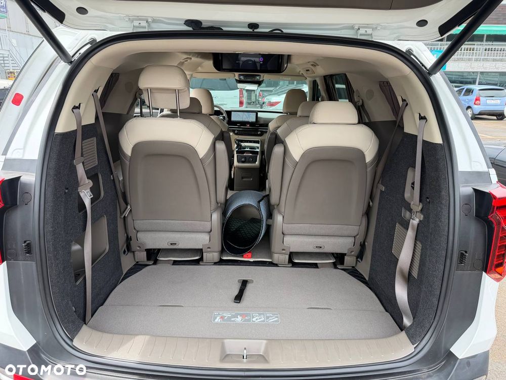 Kia Carnival - 29