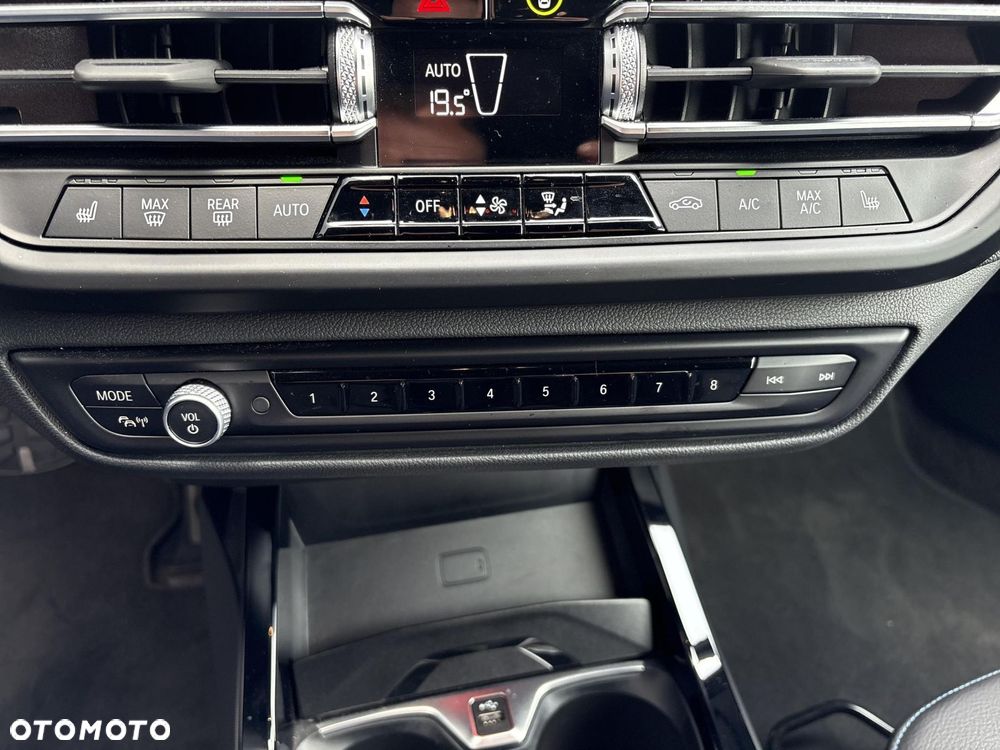 BMW Seria 2 216d - 21