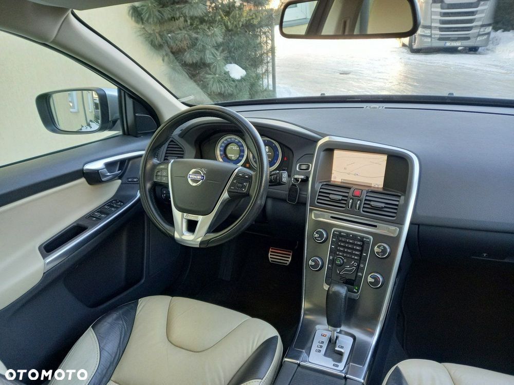 Volvo XC 60 D3 R Design - 24