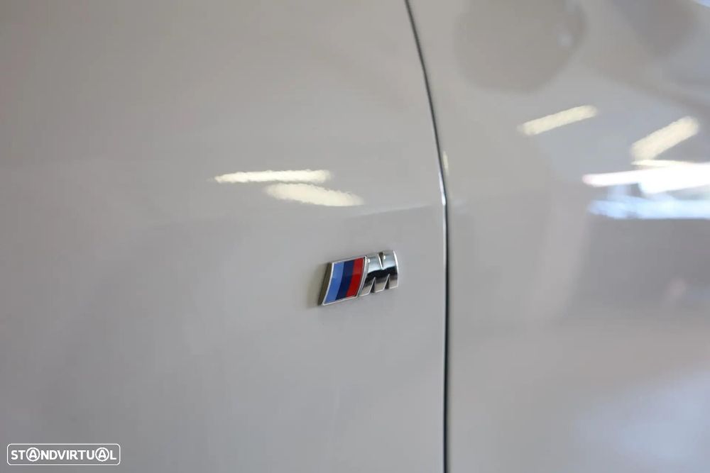 BMW 116 d Pack Desportivo M - 23