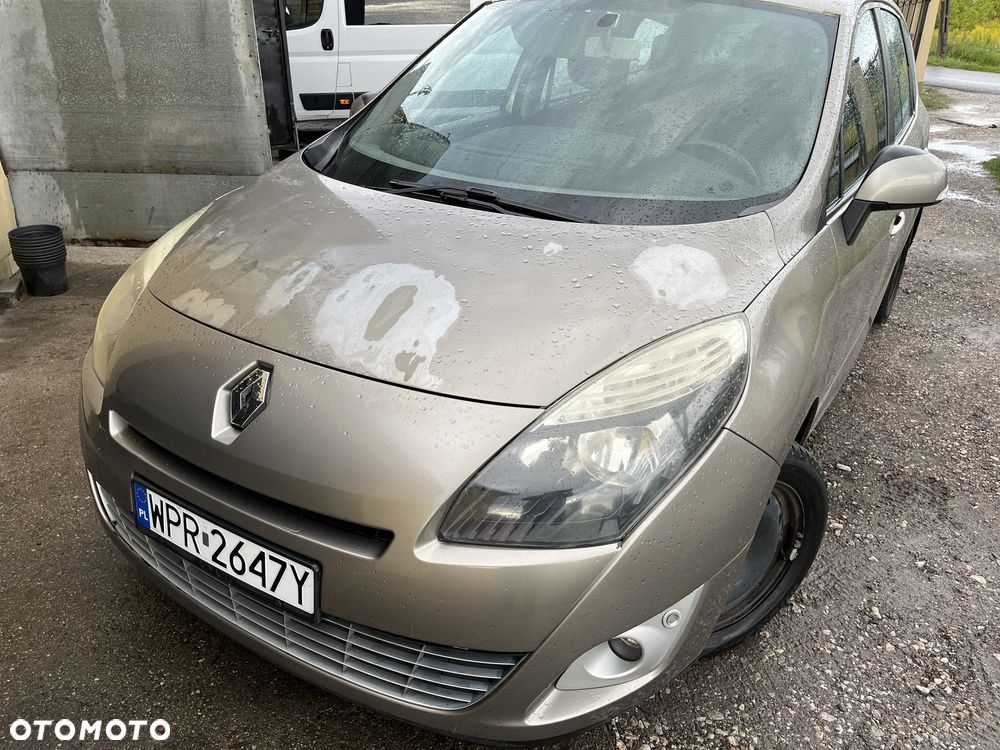 Renault Grand Scenic - 1