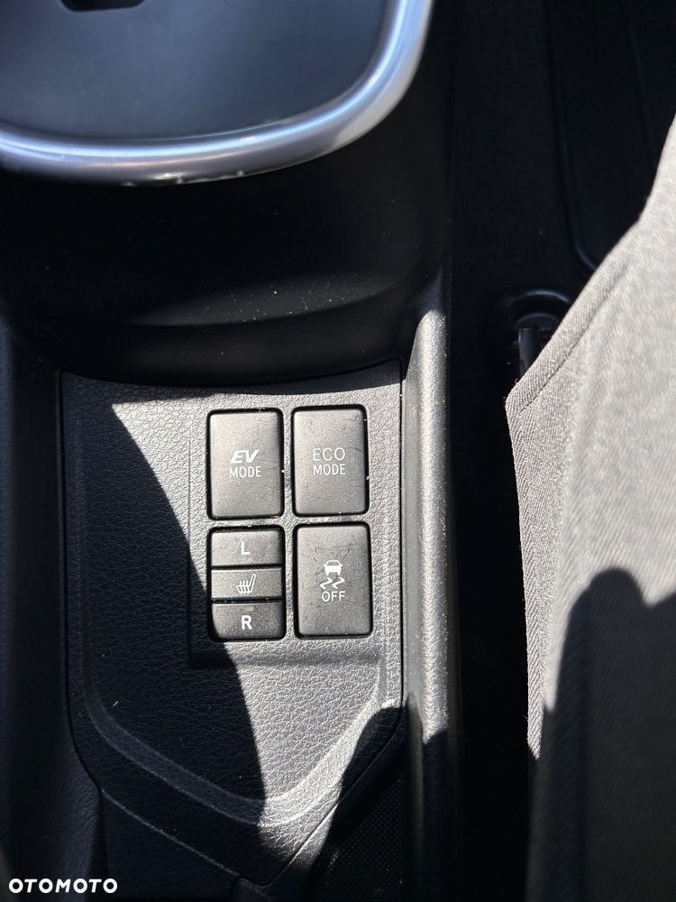 Toyota Yaris Hybrid 100 Premium - 36