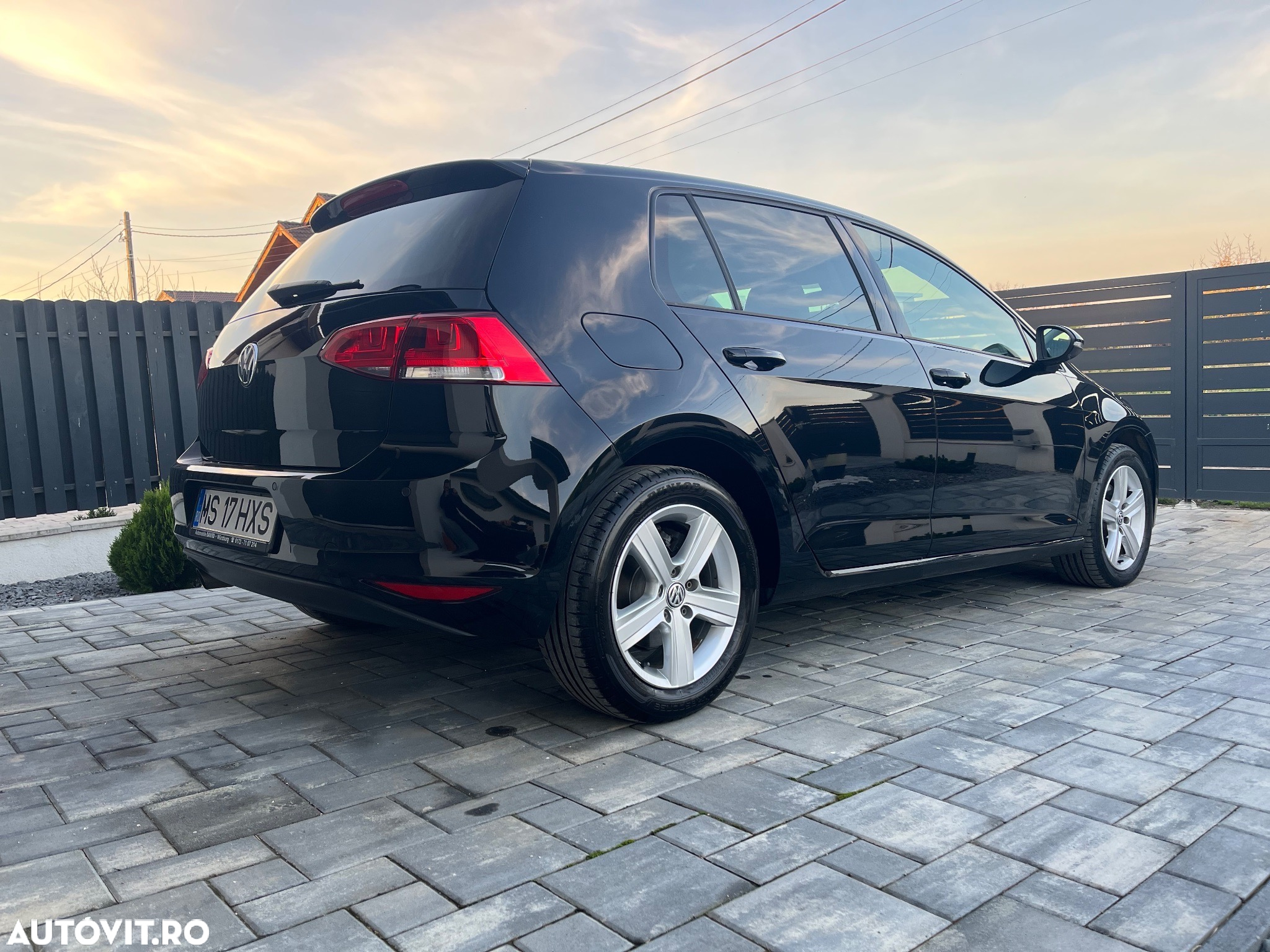Volkswagen Golf 1.6 TDI DPF BMT DSG Comfortline - 2