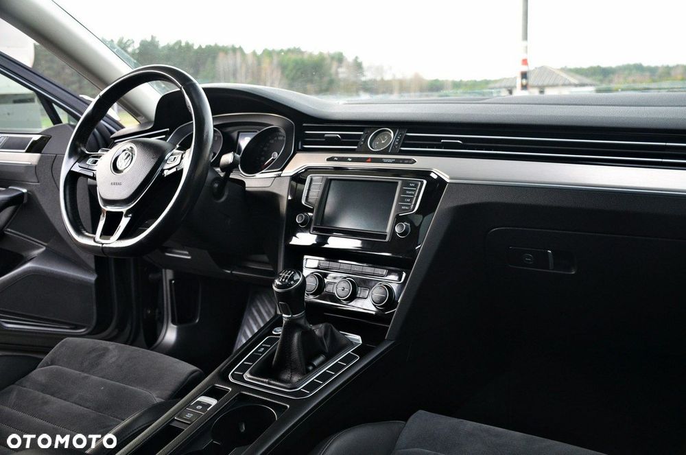 Volkswagen Passat - 23