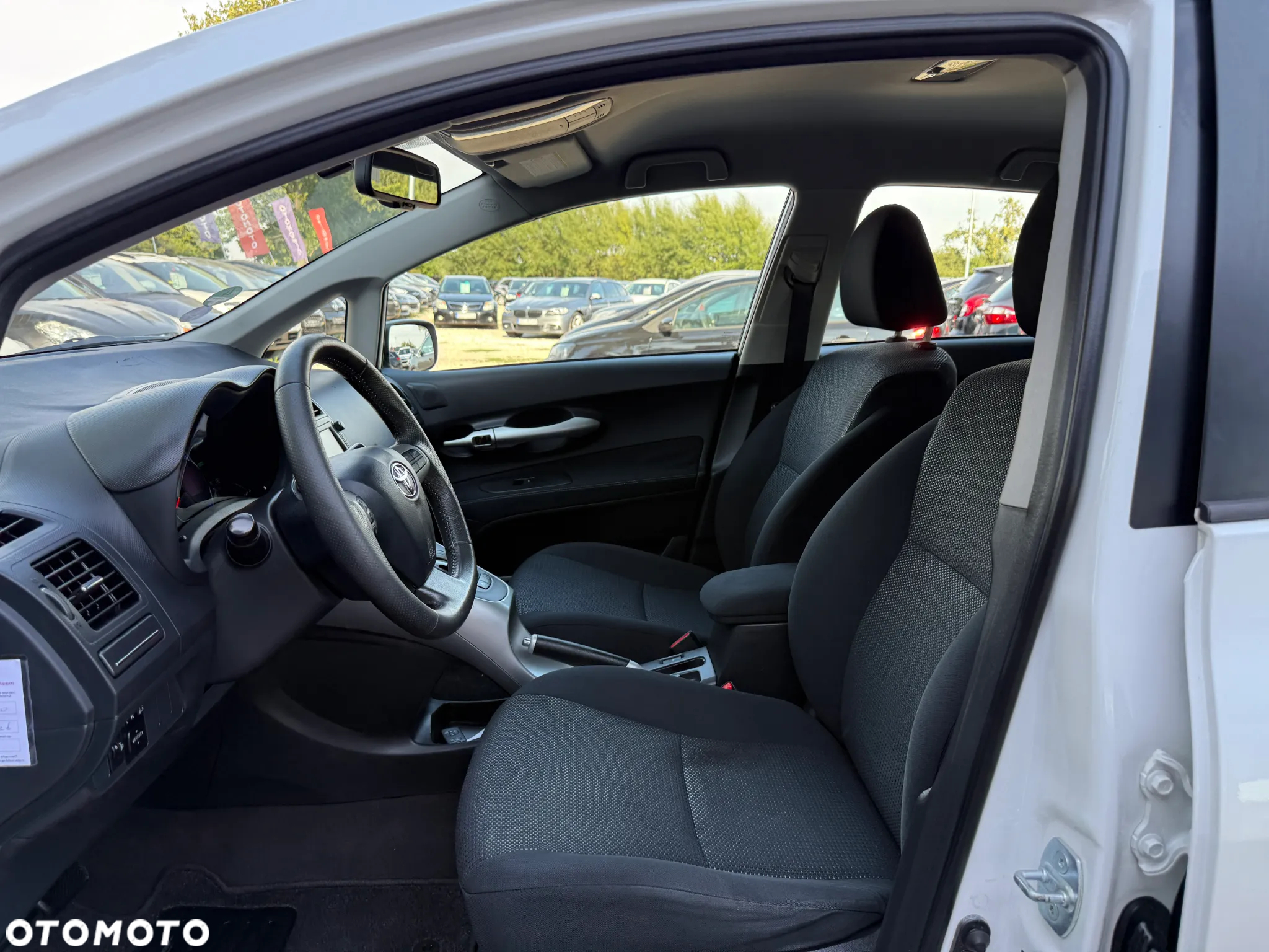 Toyota Auris 1.8 HSD Luna - 24