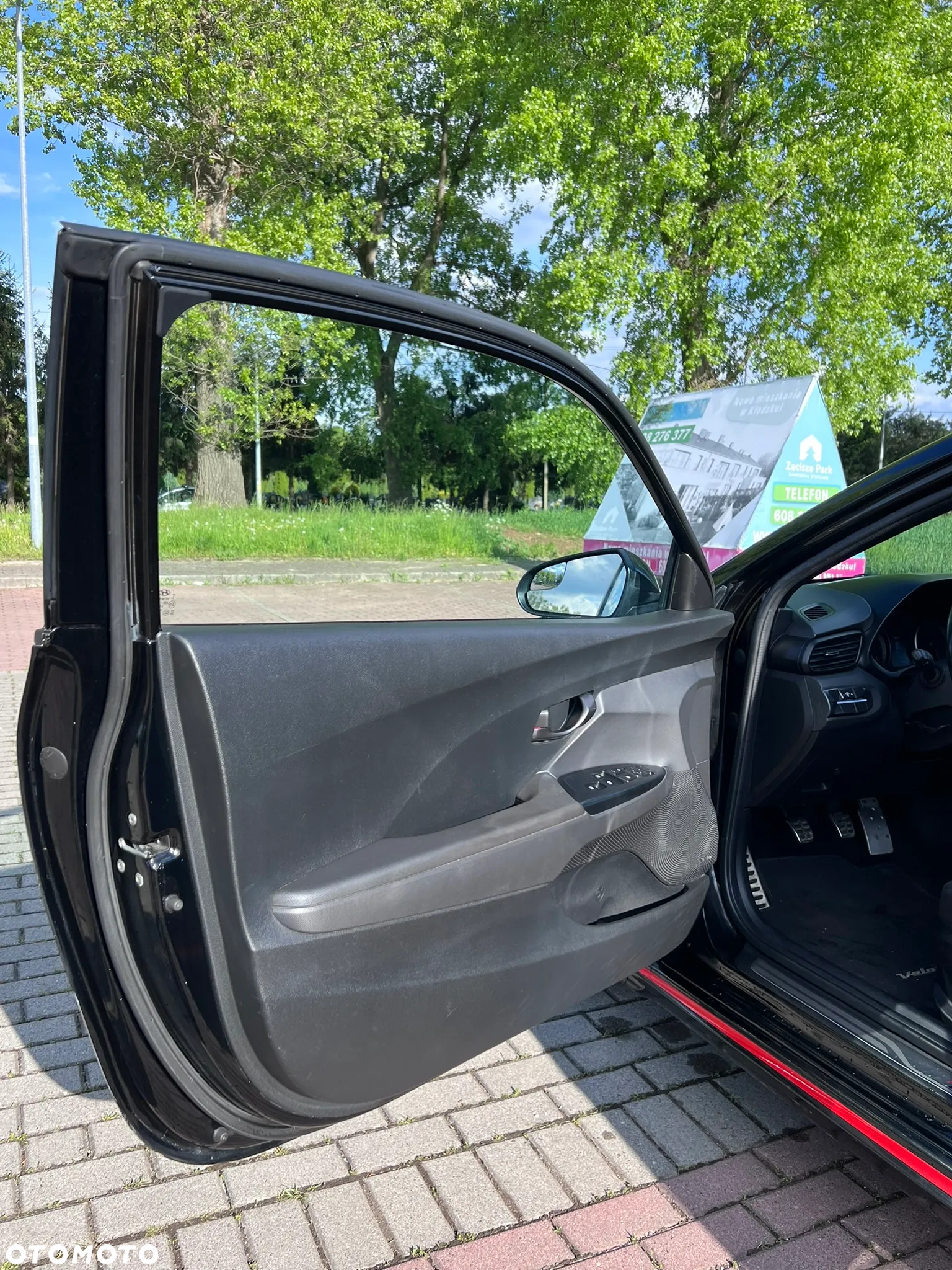 Hyundai Veloster - 11