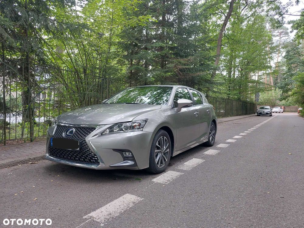 Lexus CT - 1
