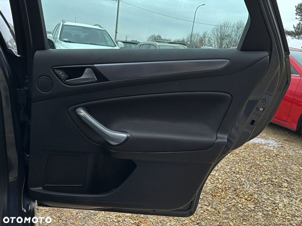 Ford Mondeo - 22