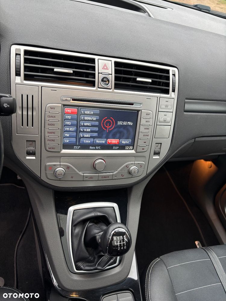 Ford Kuga 2.0 TDCi 4x4 Titanium - 27