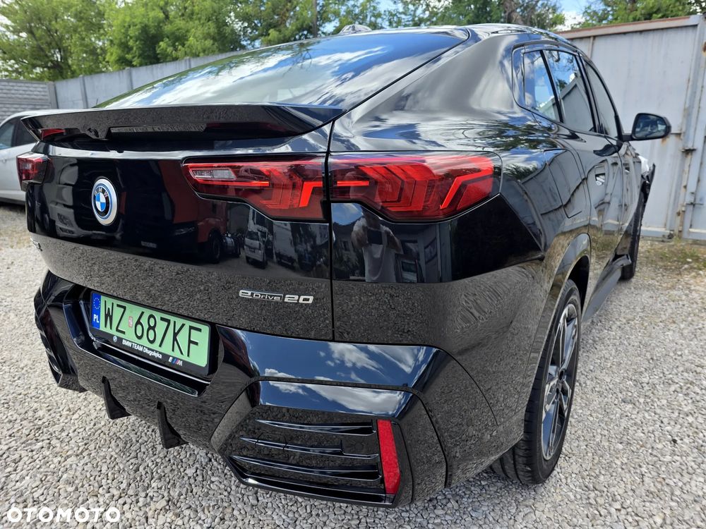 BMW iX2 eDrive20 66.5kWh M Sport - 15
