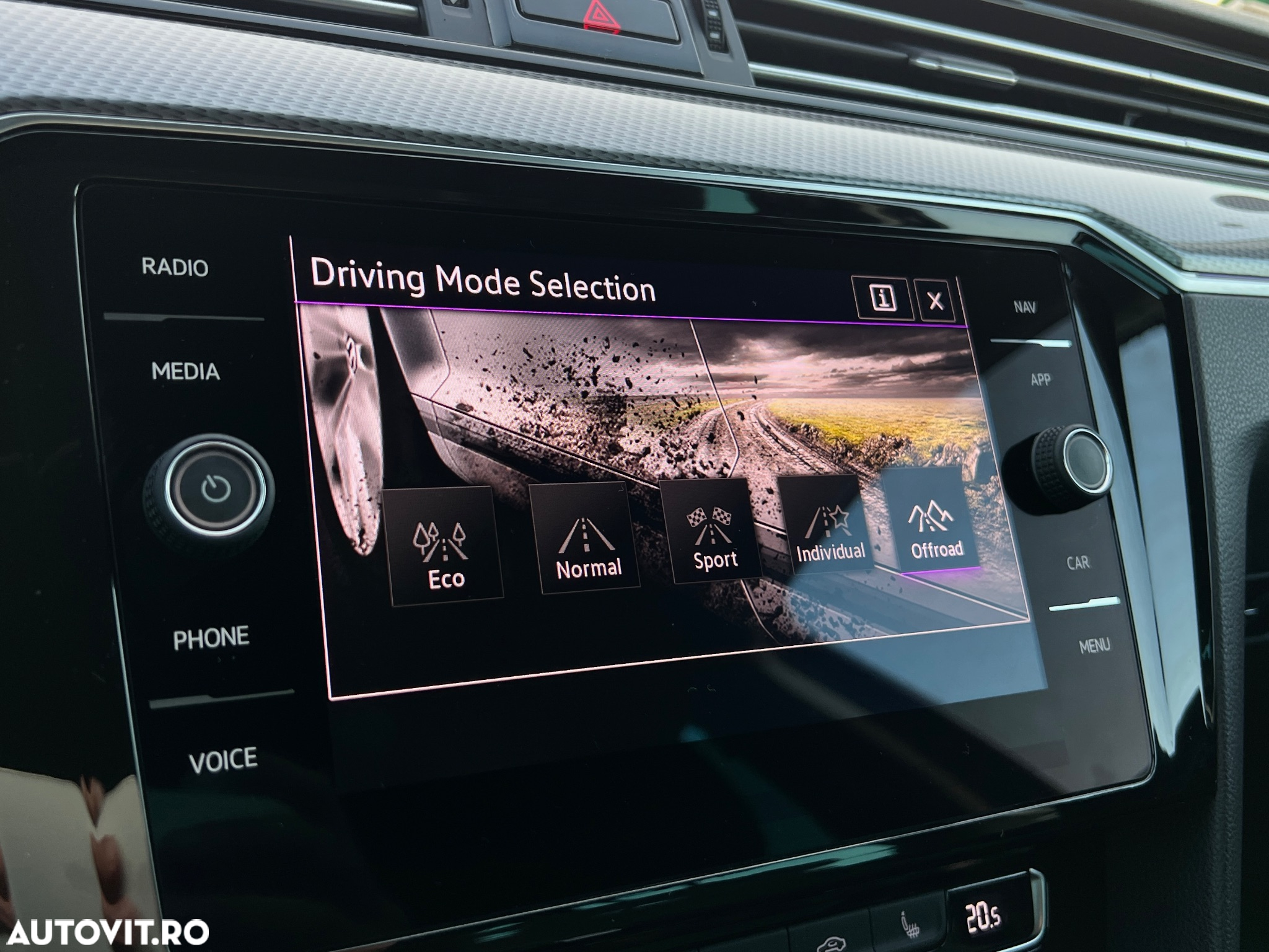 Volkswagen Passat Variant 2.0 TDI DSG 4Motion Highline - 18