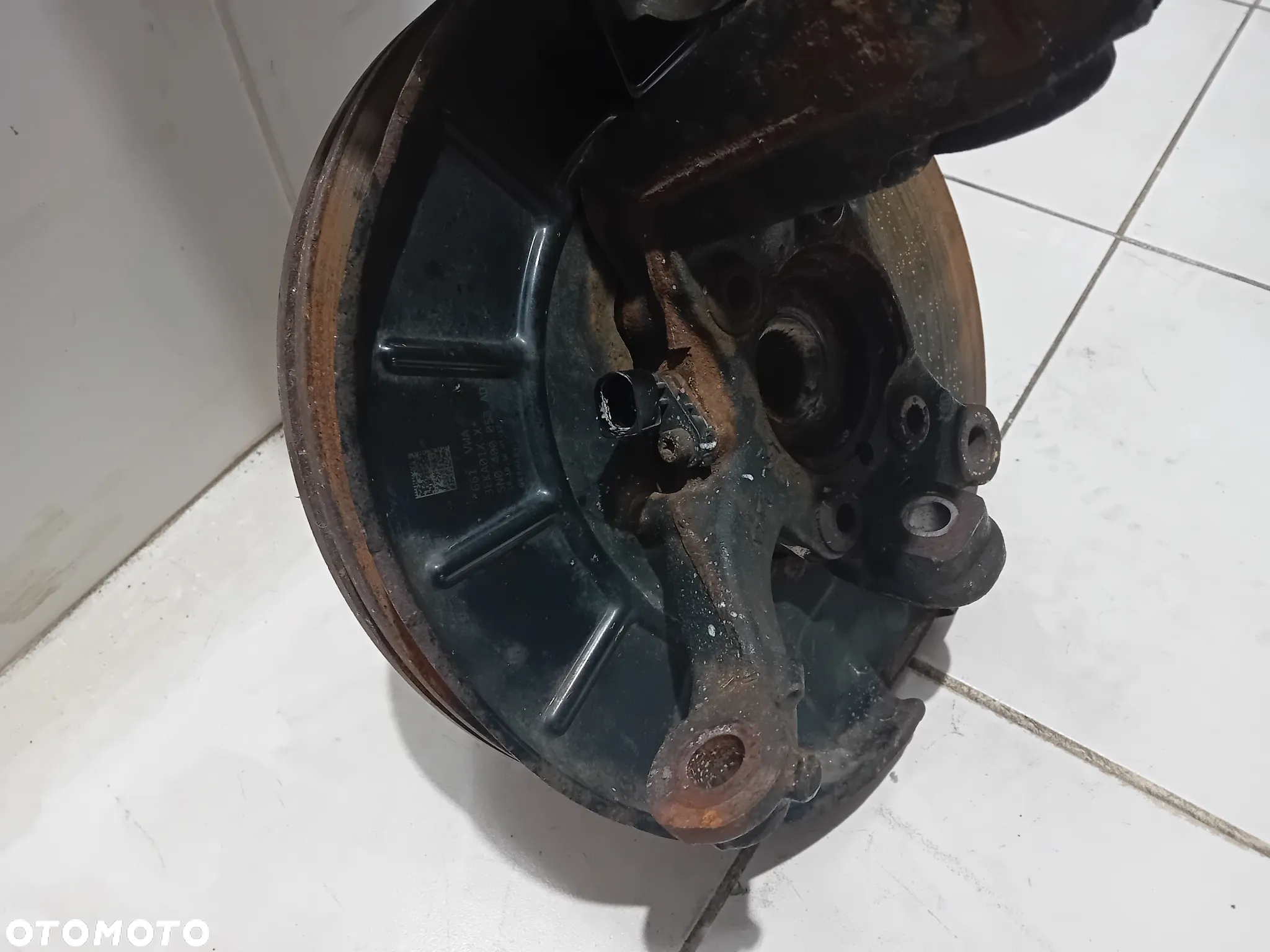 makperson zwrotnica lewy przód Audi Q3 2.0 TDI 2015 5N0413031AE - 6