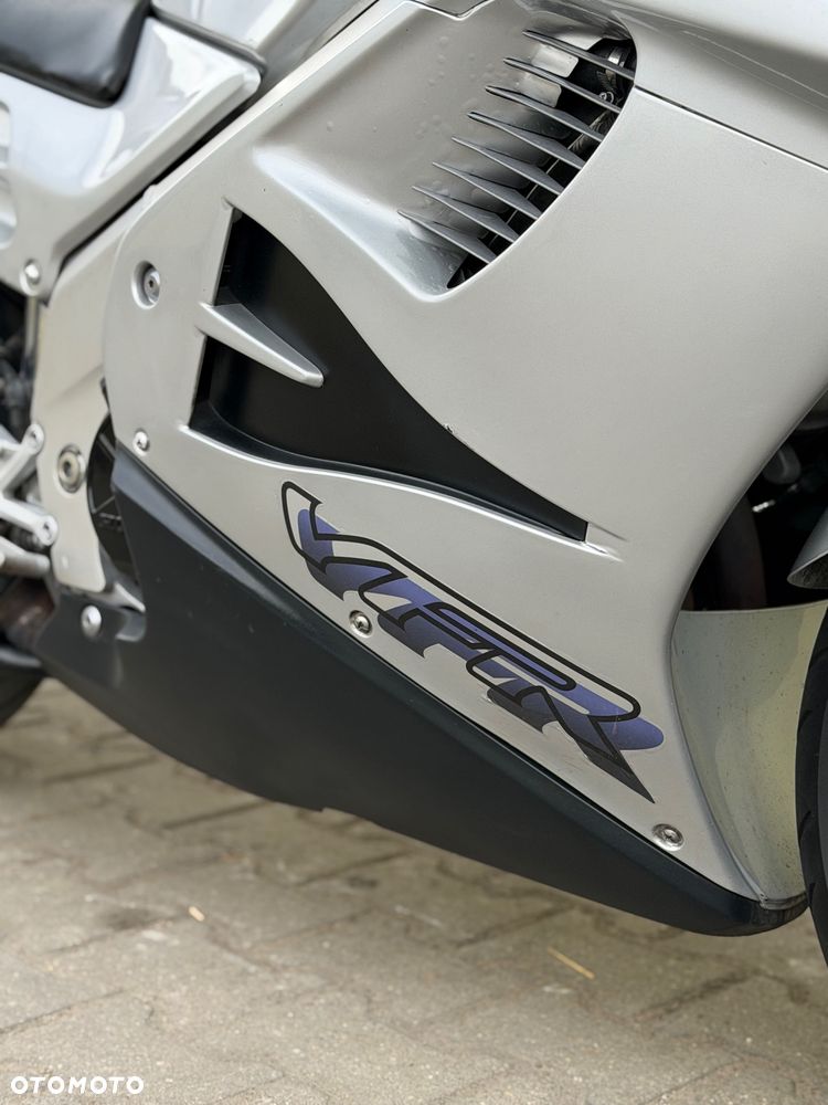 Honda VFR - 5