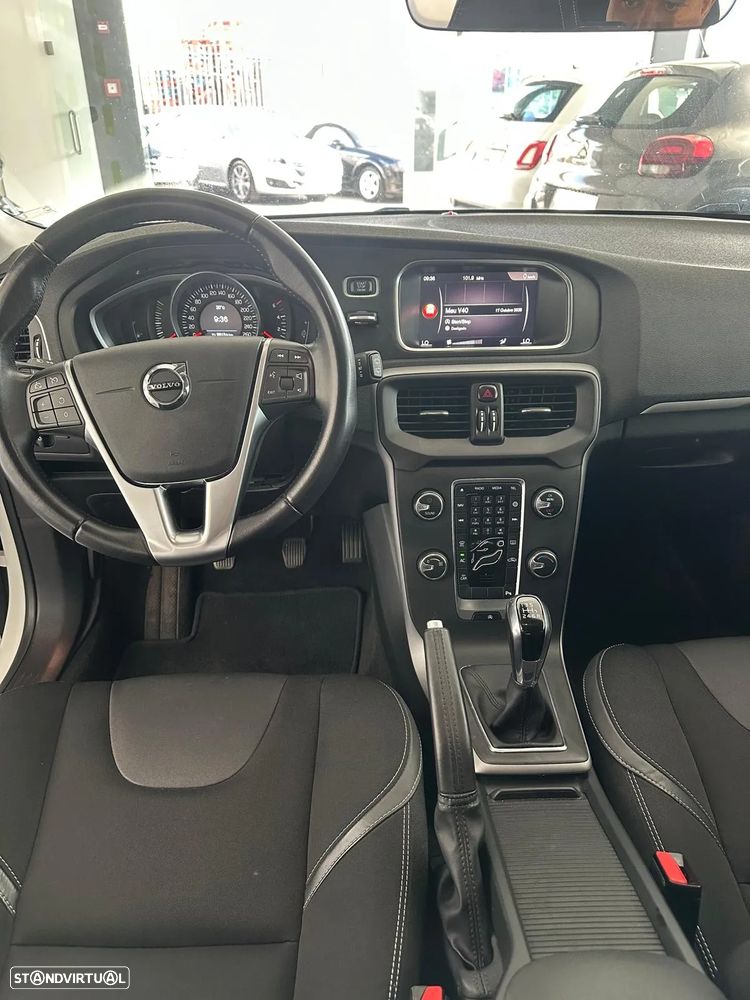 Volvo V40 - 9