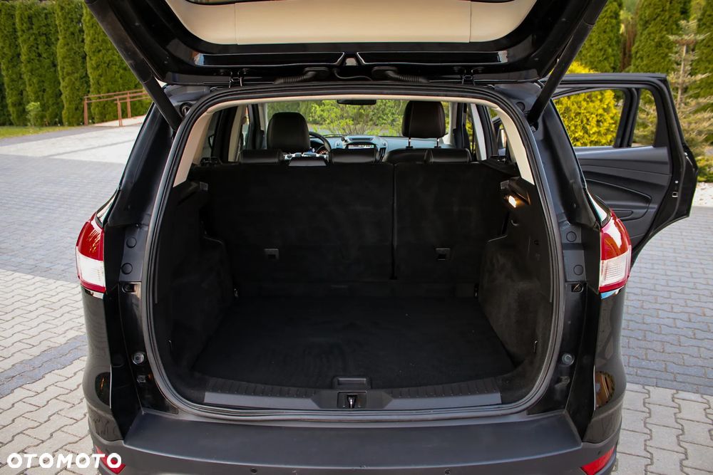 Ford Kuga 2.0 TDCi 2x4 Titanium - 39
