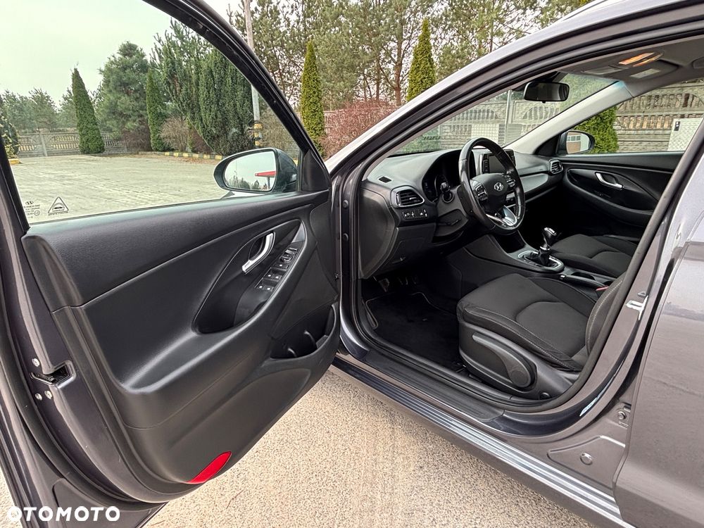 Hyundai i30 blue Kombi 1.4 Classic Navigation - 19