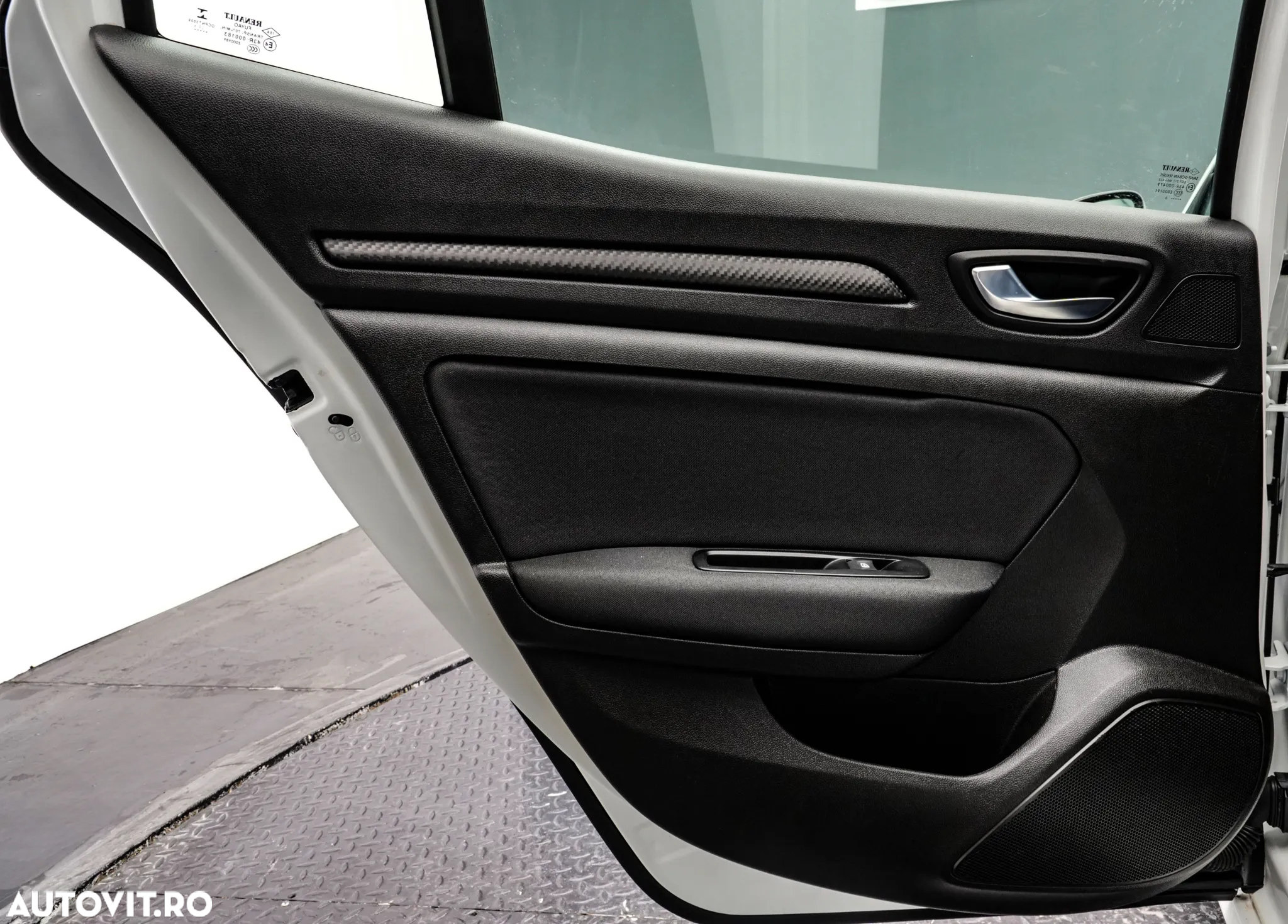 Renault Megane Blue dCi 116 Zen - 23
