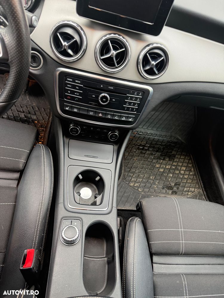 Mercedes-Benz GLA 220 d 4MATIC Aut. - 11